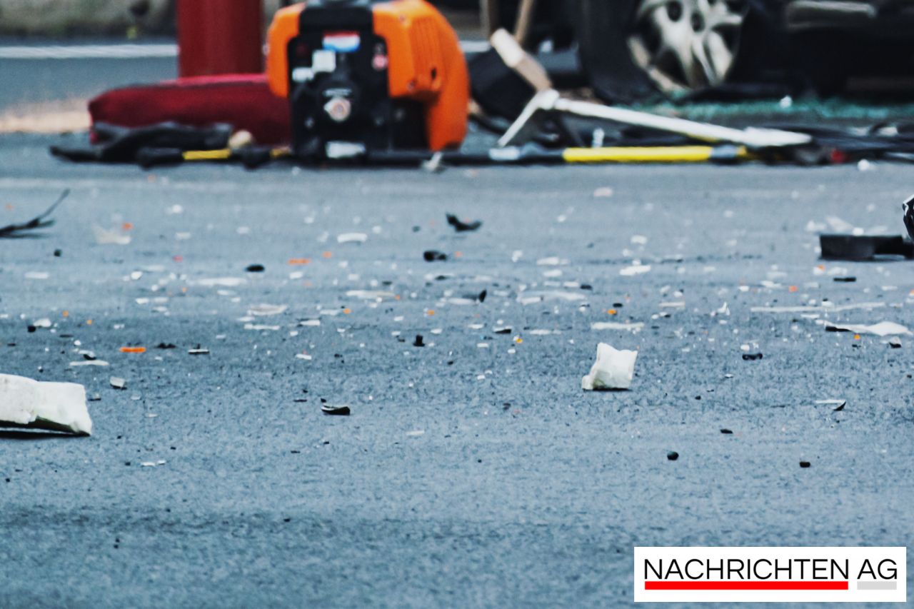 Schrecklicher Unfall in Chemnitz: Autofahrer prallt gegen Brückenpfeiler!